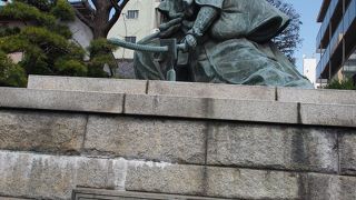 観光バス駐車場の近く