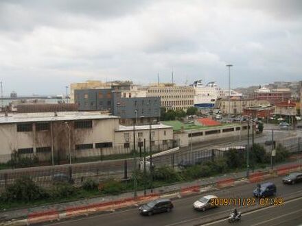 H2C ホテル ナポリ 写真