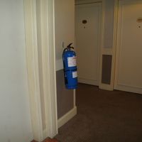 廊下にあった大きな消火器