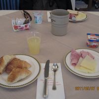 朝食バイキング中です！