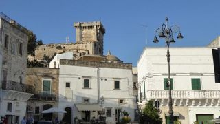 チェーリエ・メッサーピカの美しい広場♪