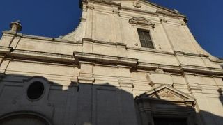 チェーリエ・メッサーピカの大聖堂です♪