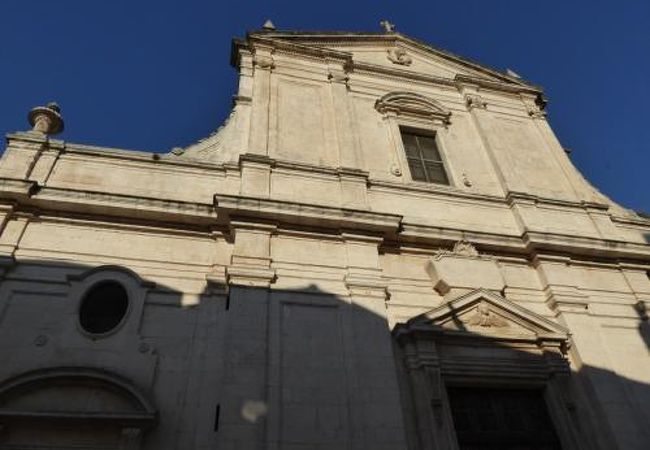 チェーリエ・メッサーピカの大聖堂です♪