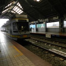 ＬＲＴの車両（右側通行です）