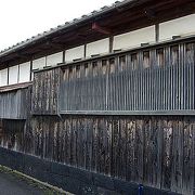 平安古鍵曲の先にある坪井九衛門旧宅は立派な門構えでした