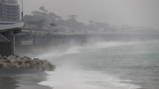海が荒れた日はちょっと楽しい