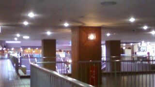 老朽化が目立ちますが、それも新宿らしさ。