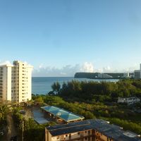 最初の８階の部屋から海を臨む。