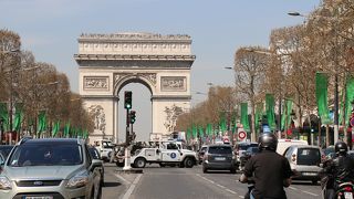 お～シャンゼリ～♪