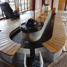日和佐城を眺めながら道の駅の温泉足湯も良し。