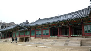 徳寿宮内を散策中です！