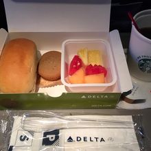 コロール->成田 機内食