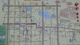 観光案内所でいただいた地図を持って散策です