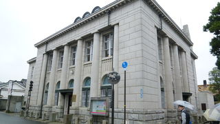 こんな銀行観たことない、是非入ってください！