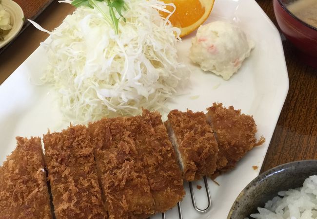 三元豚のトンカツと蘭越米。