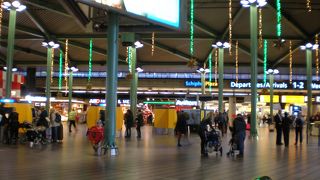 乗継時間が長くても退屈しません。