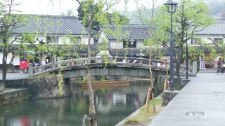 倉敷川に架かる中央付近の橋です！