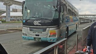 伊丹空港ｰ京都駅間をリムジンバスで移動