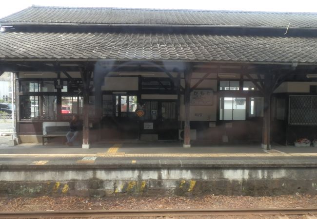 さば寿司が有名な坂本駅。