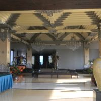 エントランス。左側がチェックインカウンター。