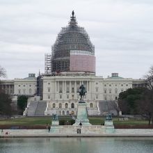 現在修復中　右側上院、左側下院　