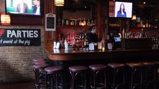 ピッグ アンド ホイッスル