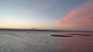標高2300ｍの広大な塩湖