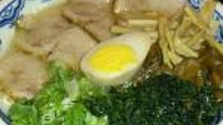 丸の内の希少な博多ラーメン