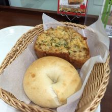 ベーグルは食べきれず持ち帰りました！