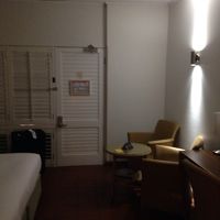 ドア  ブラインドを閉める必要あり。