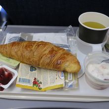 クロワッサンは、コペンハーゲンの空港で買いました！！