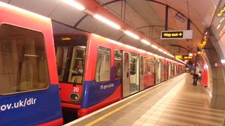 色んな線が乗り入れ複雑