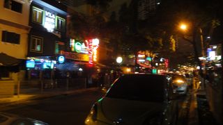 たくさんのバー。