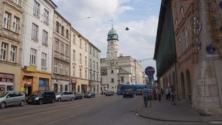 かつてのユダヤ人居住区跡、現在はシナゴーグとオシャレスポットがある