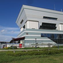 大さん橋ふ頭ビル