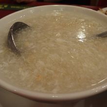 海鮮とフカヒレ入りスープ