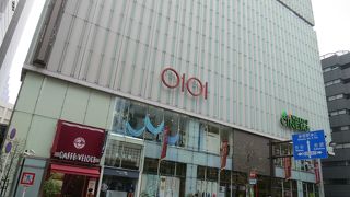 ４階に￥100ショップ「セリア」があります