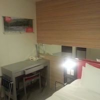 机がスチール製でこのあたりにも違いが。