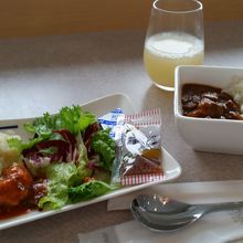 グリーンサラダもありました