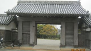 徳島城址がある城山全体が公園になっています。