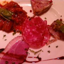 手の込んだ前菜。