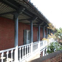 レンガ造りの建物です