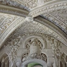 騙し絵の壁です。近づいても描いたものだとは分かりません