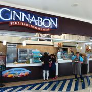 シナボンはアメリカな味。(Cinnabon at Micronesia Mall)
