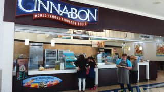 シナボンはアメリカな味。(Cinnabon at Micronesia Mall)