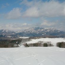 右端の奥にあるのがﾎﾃﾙ。