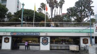 レドンドビーチ　ピアのオイスターバー！