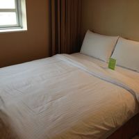 スタンダードダブル。小さめですが快適です。