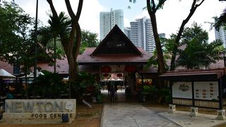 駐車場有、座席数多数