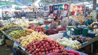 ローカル感満載の市場